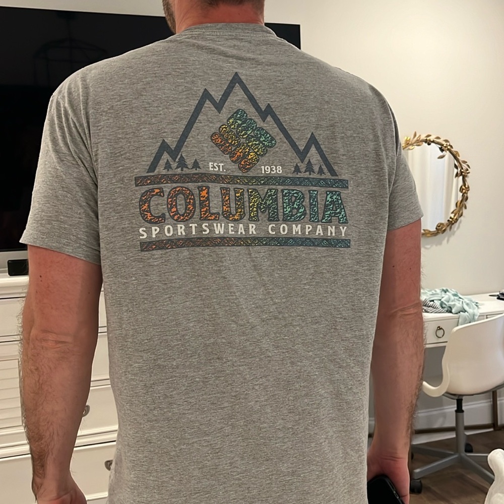 Brand- Columbia Gray T-shirt